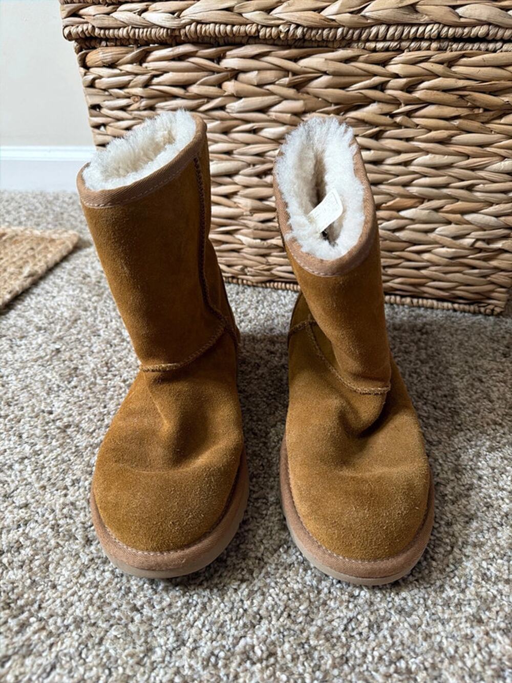 Kookaburra by UGG sheepskin boots 7 tan color EUC
